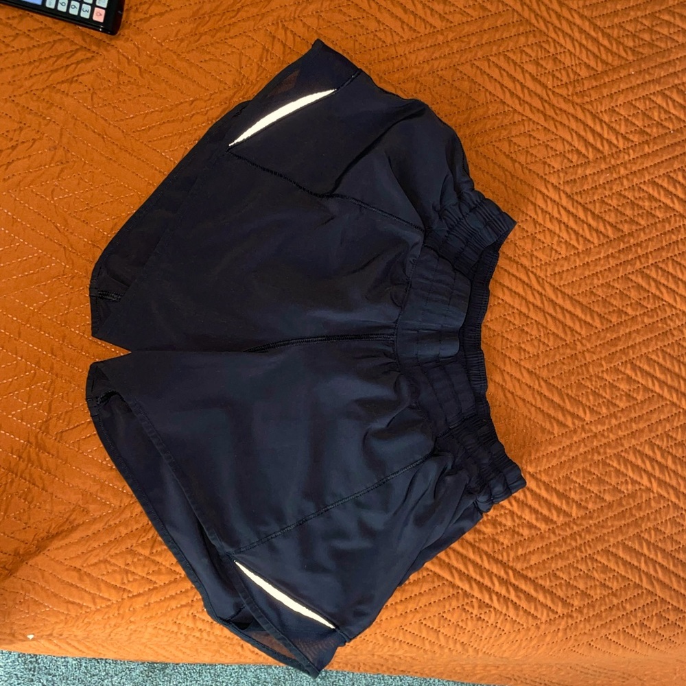 LULU LEMON HOTTY HOT SHORTS 4”